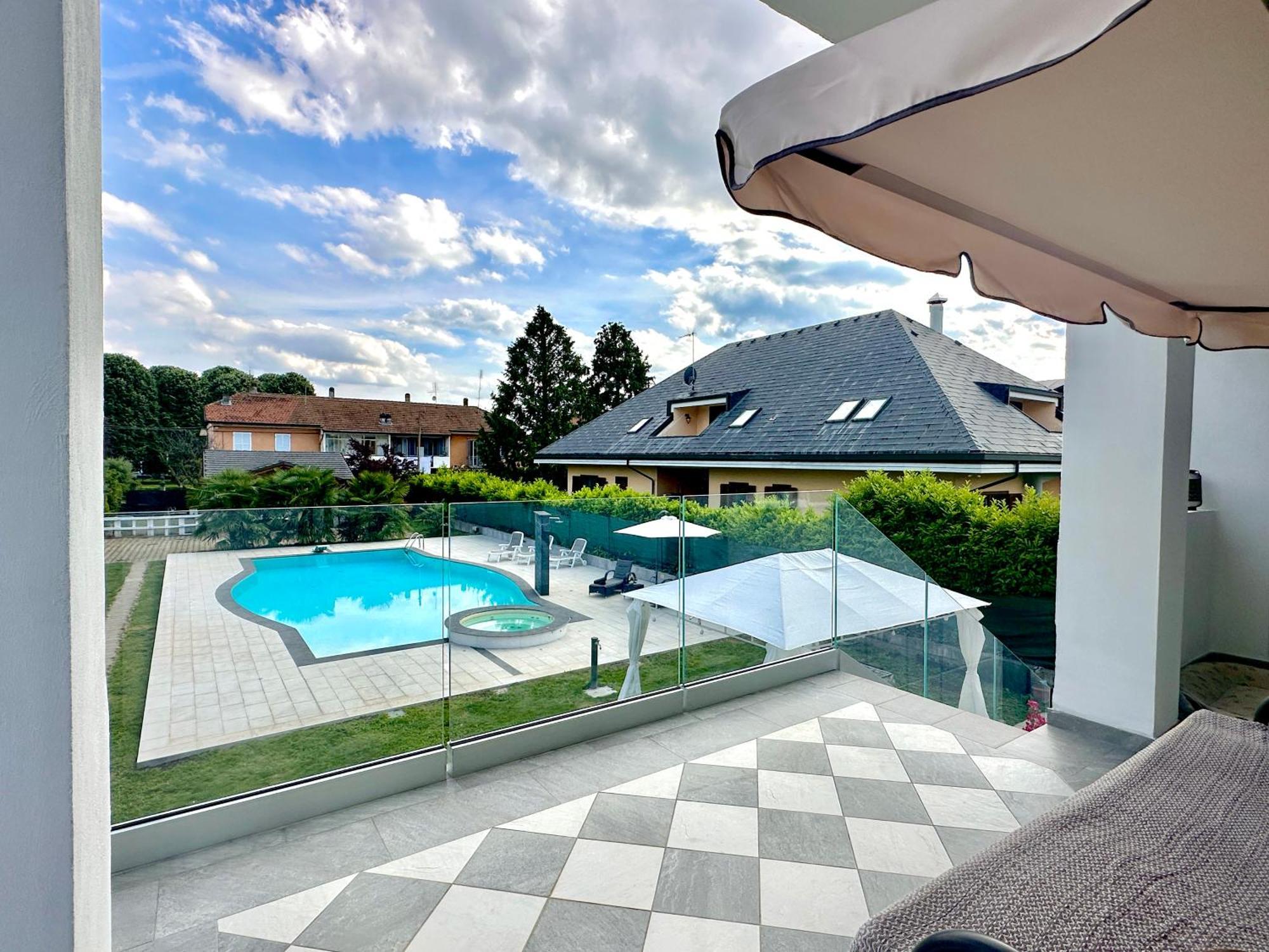 Appartamento In Villa Con Piscina Privata E Jacuzzi Ad Uso Esclusivo Rivarolo Canavese Bagian luar foto